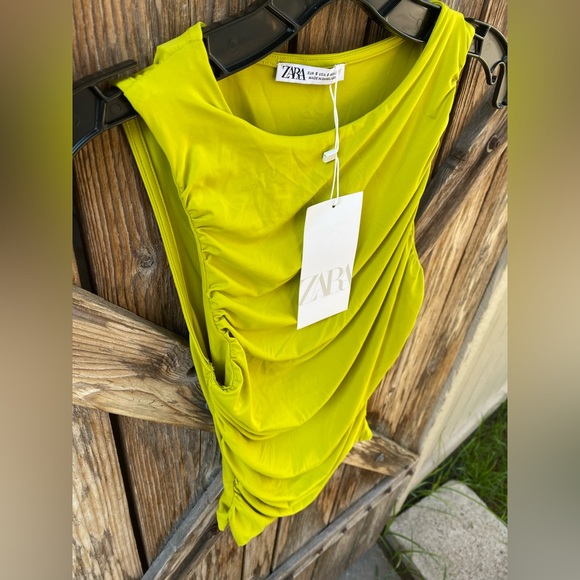 Zara Sleeveless Ruched Top - Picture 6 of 9